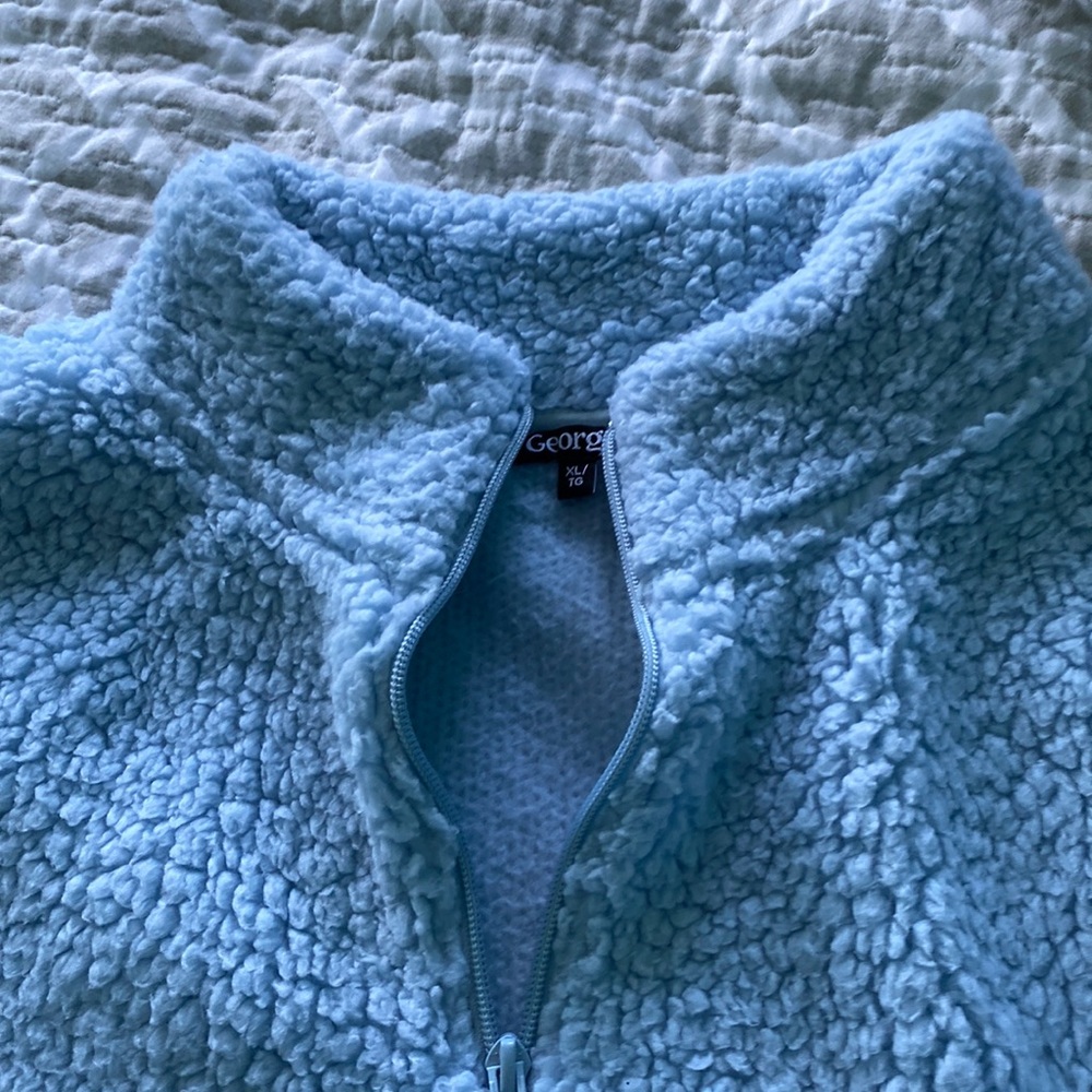 Brand new Sherpa quarter zip